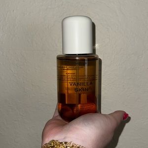 BNWT vanilla skin phlur body mist